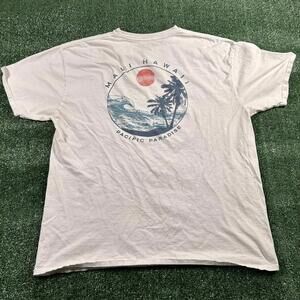 White Graphic T-Shirt with Hawaii Print. Size XL